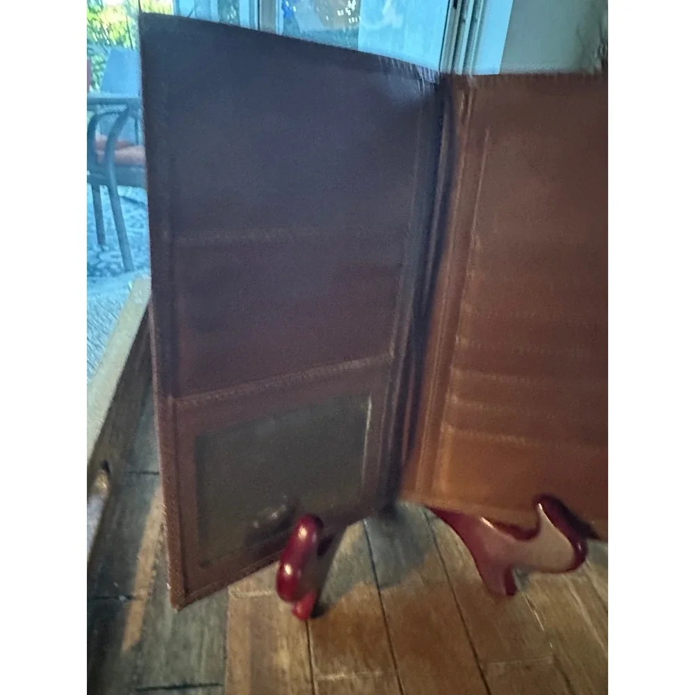 LAND‎ Leather Long  travel Bifold Wallet Brown ID Window Card Slots vintage GUC